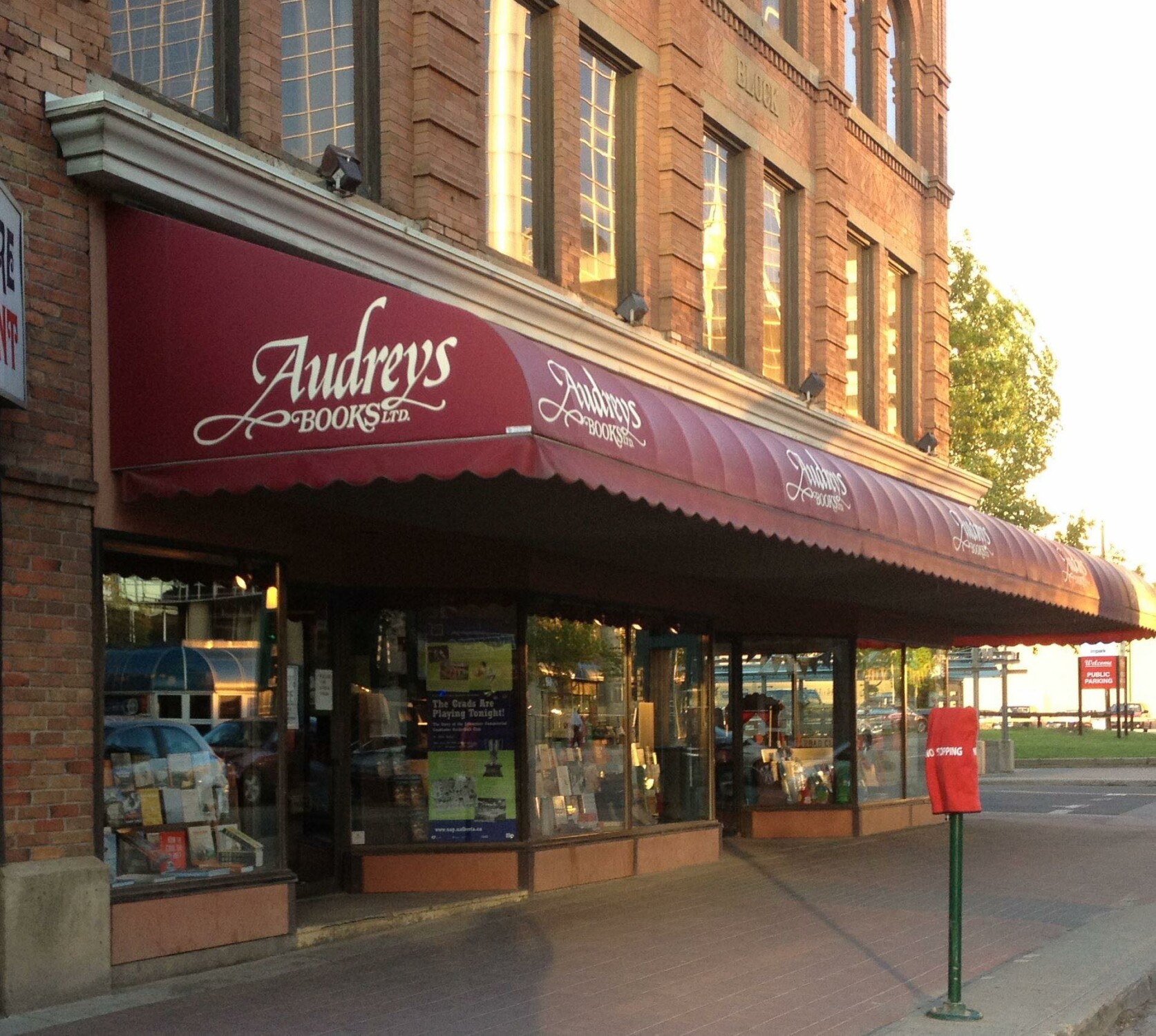 book store storefront